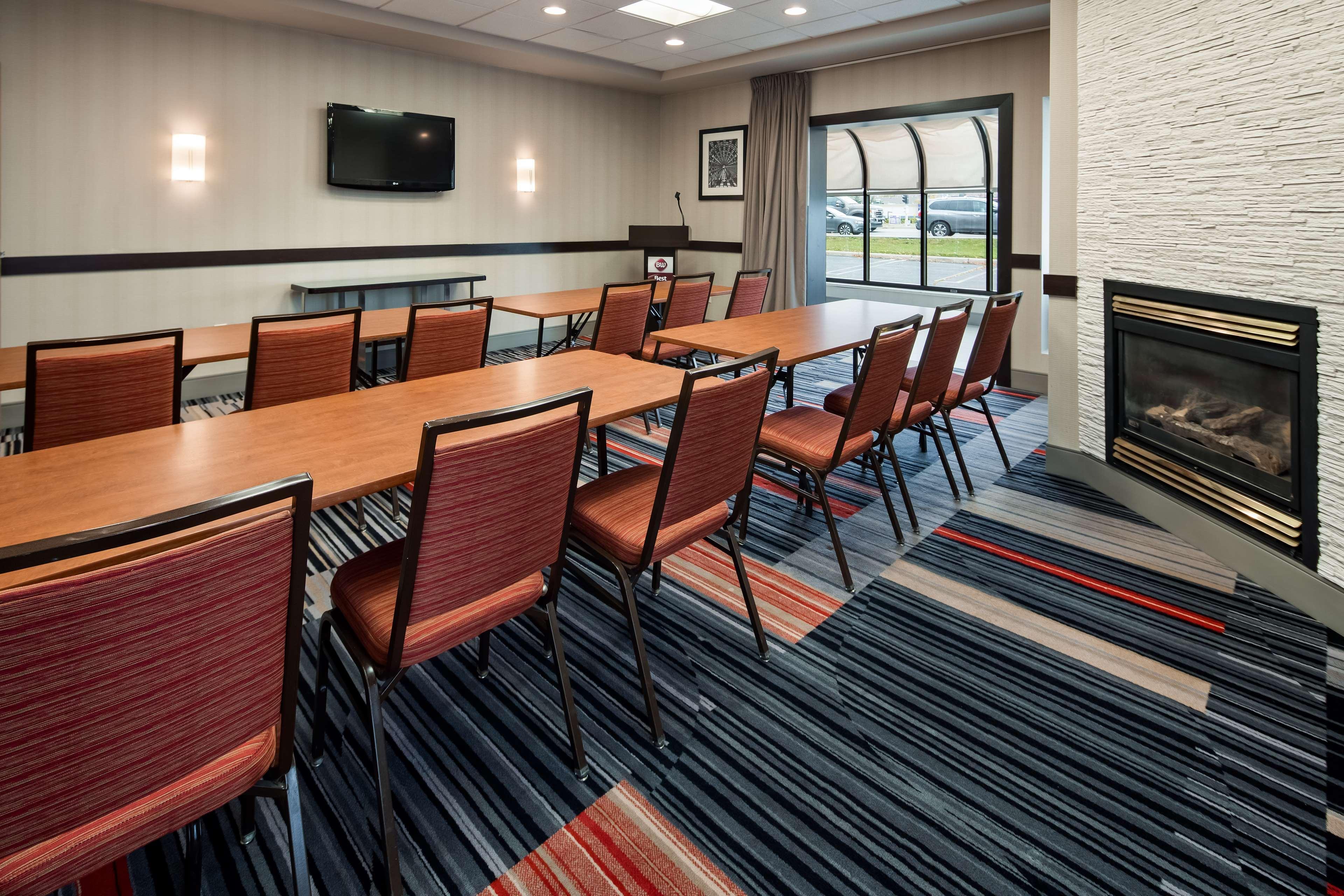 Best Western Plus Ватерлоо Экстерьер фото