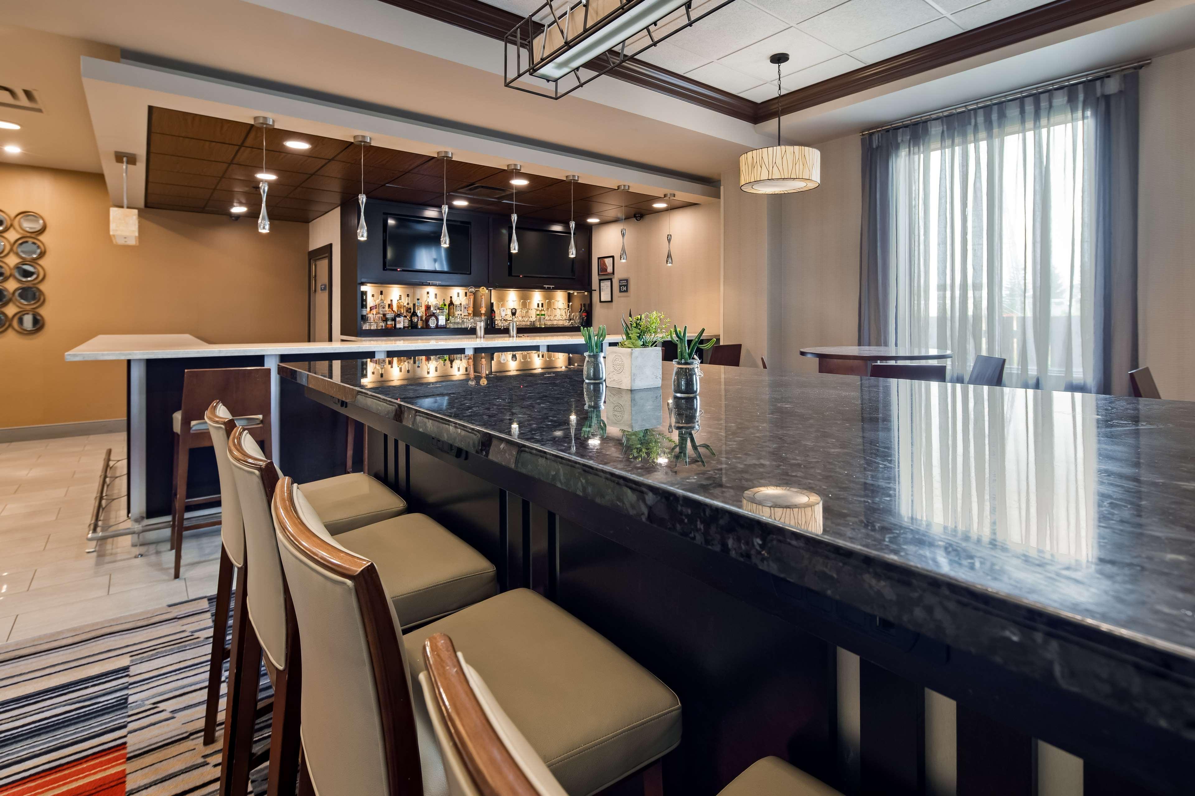 Best Western Plus Ватерлоо Экстерьер фото