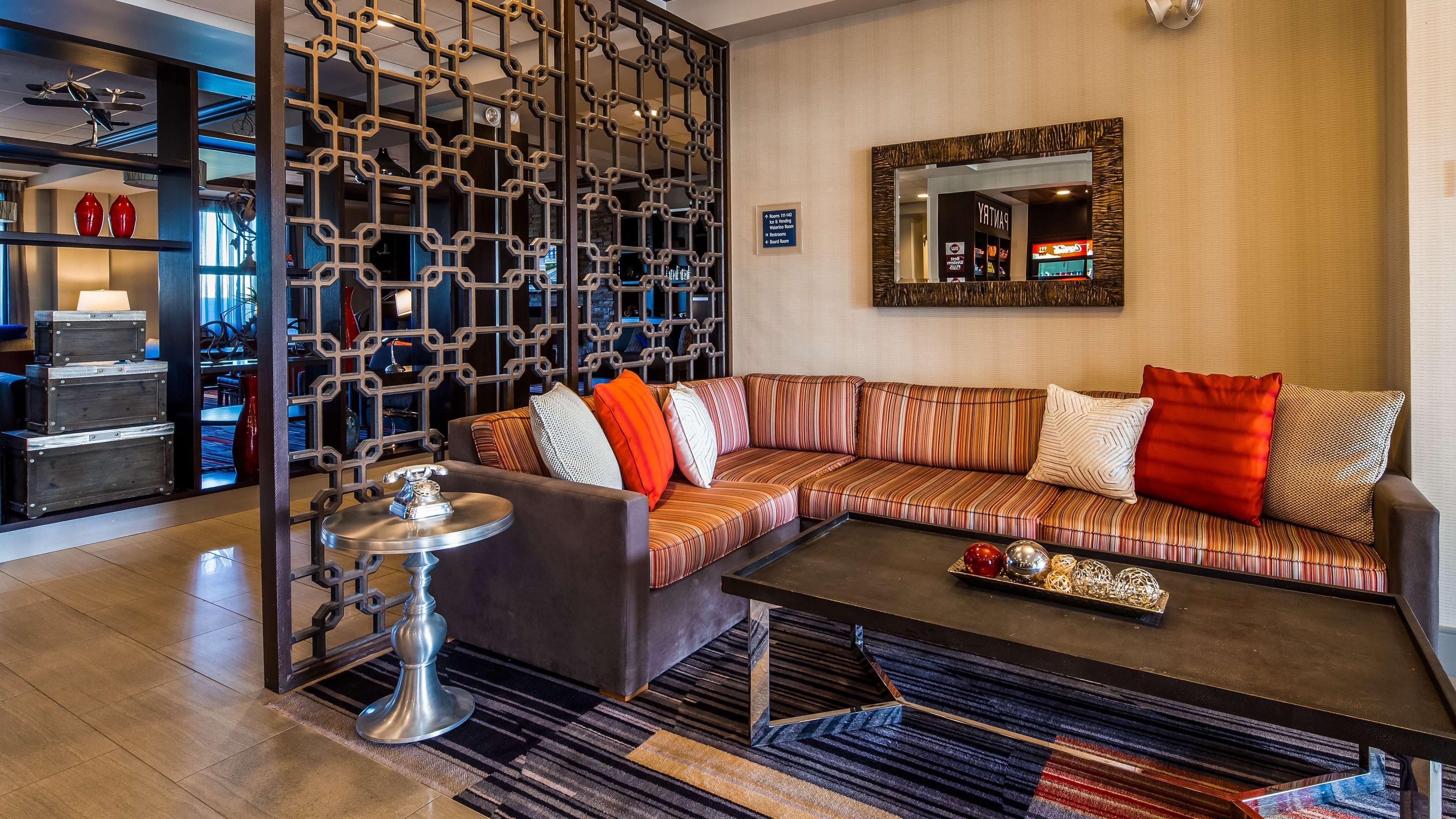 Best Western Plus Ватерлоо Экстерьер фото